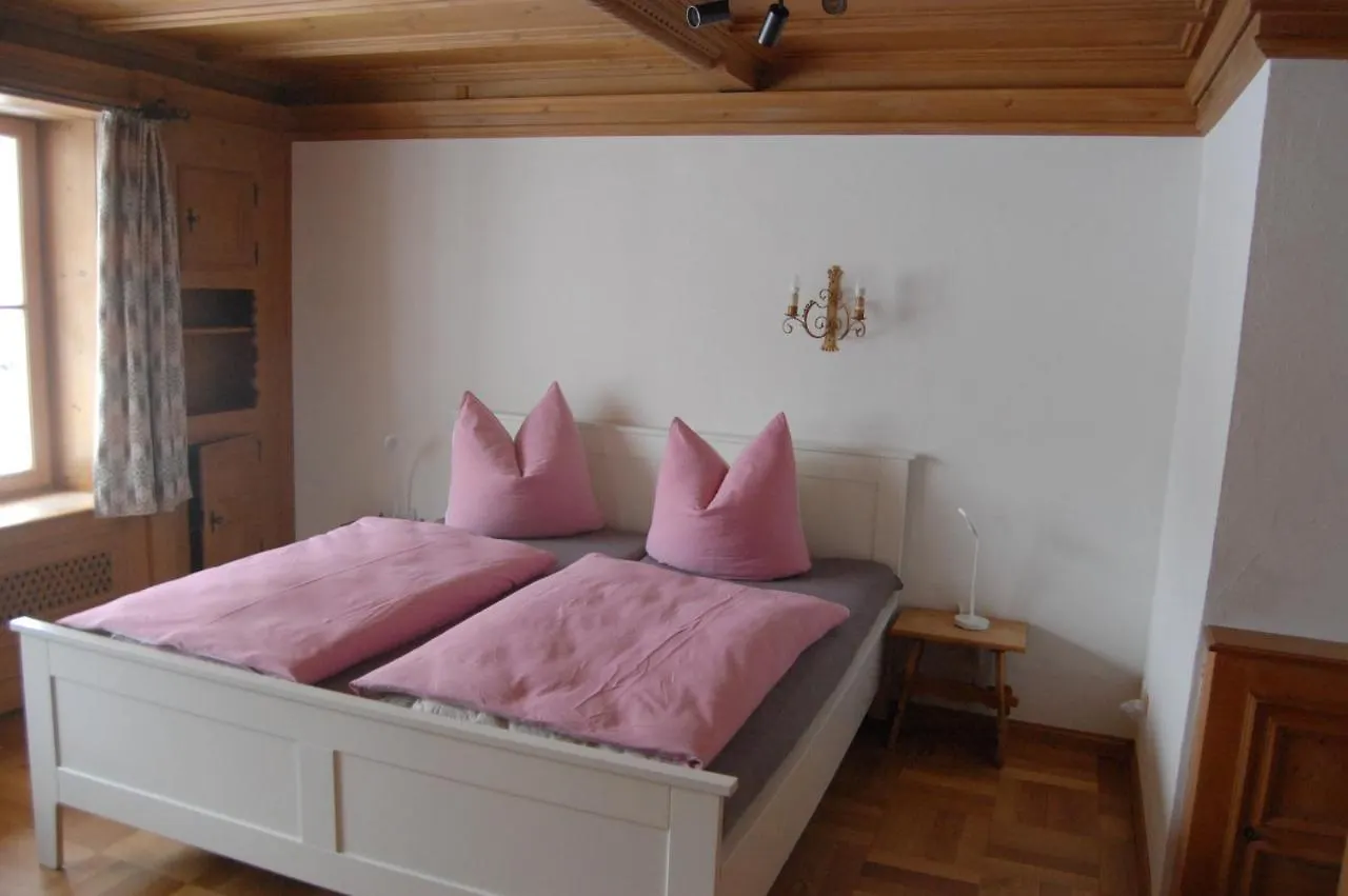 Barrierefreie 3-Zi.-Ferienwohnung Mit Gartenzugang In Ruhiger, Zentrumsnaher Lage Oberammergau 0*,