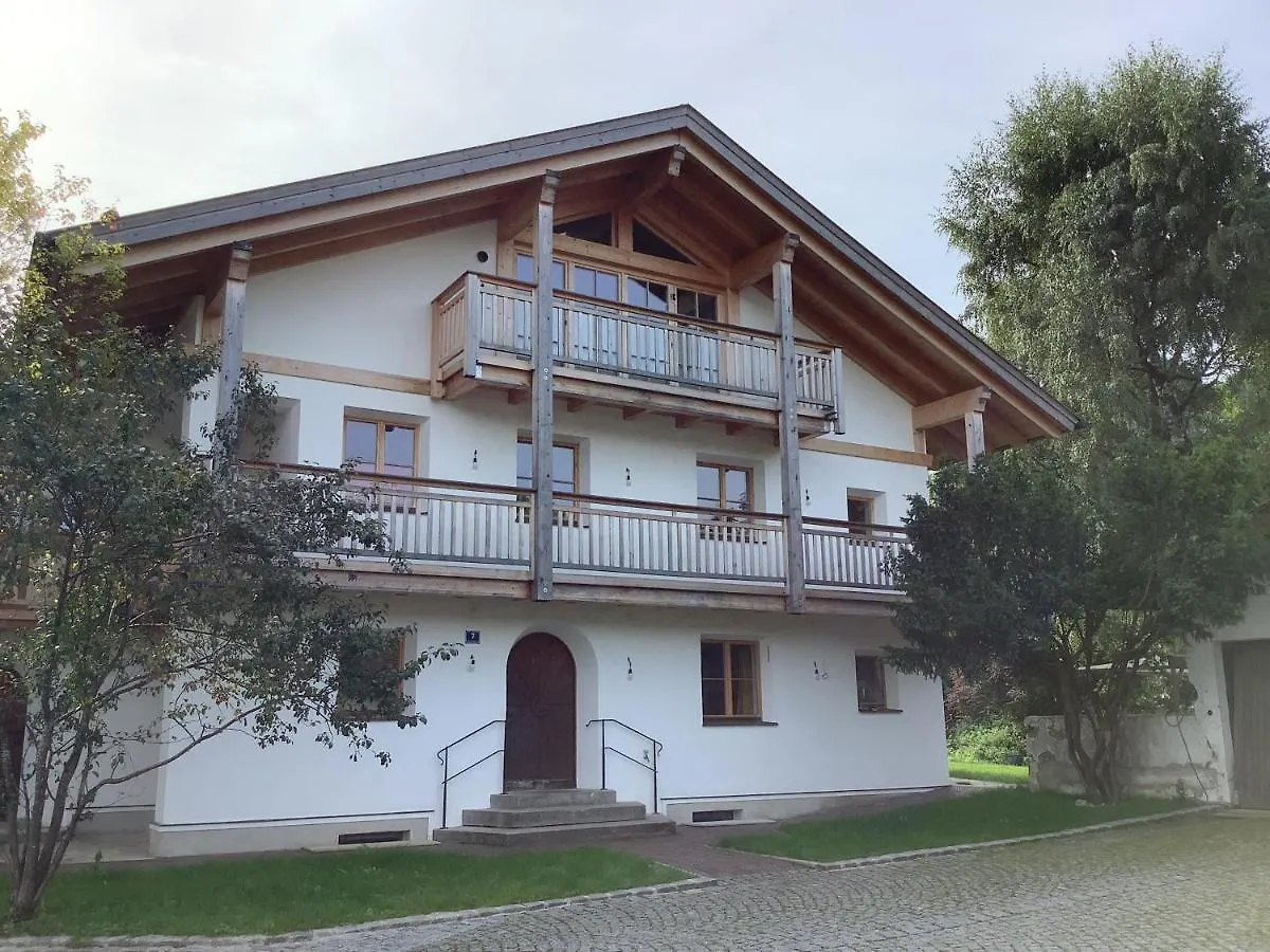 Barrierefreie 3-Zi.-Ferienwohnung Mit Gartenzugang In Ruhiger, Zentrumsnaher Lage Oberammergau